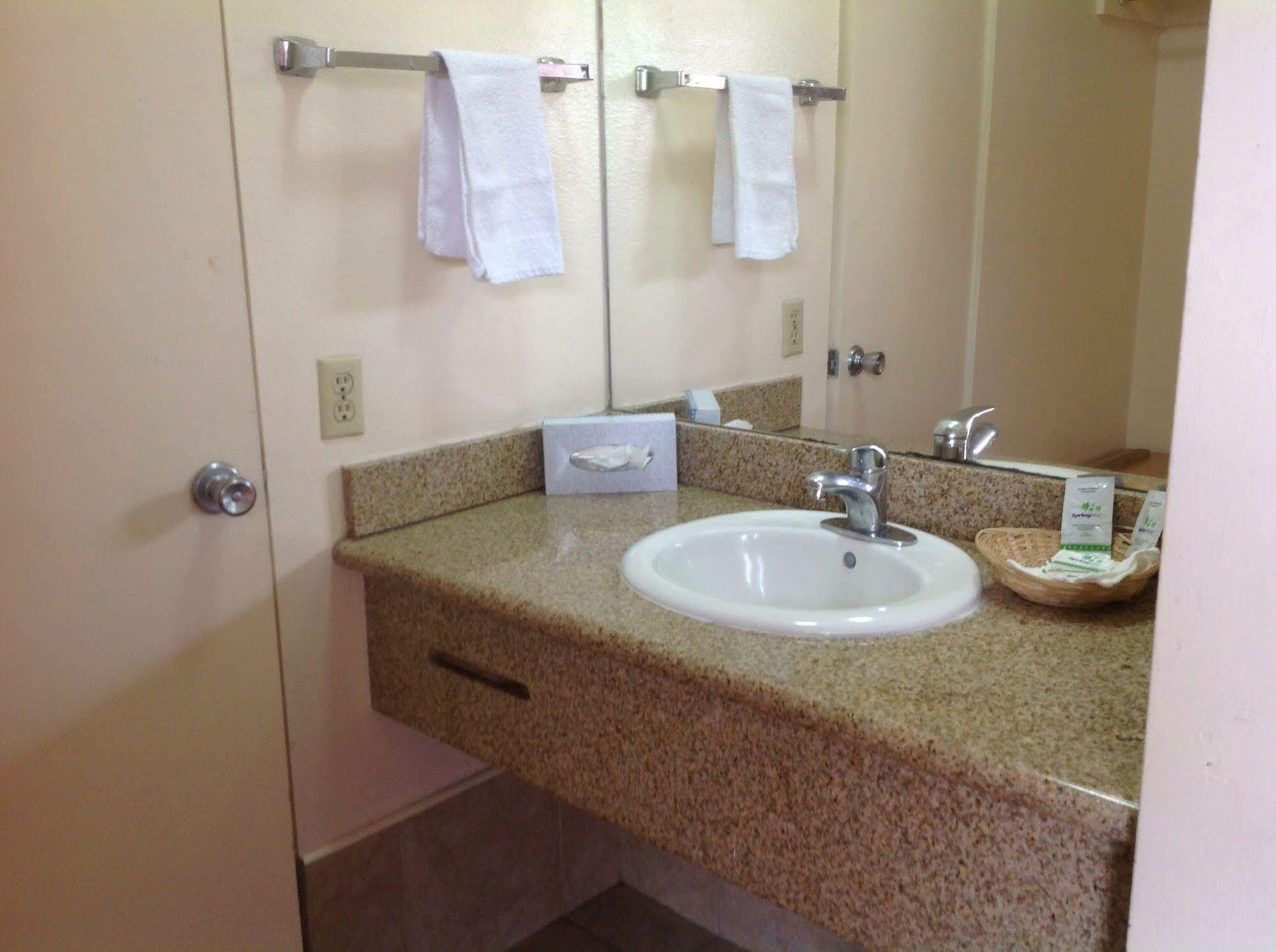 Economy Inn Fresno Extérieur photo